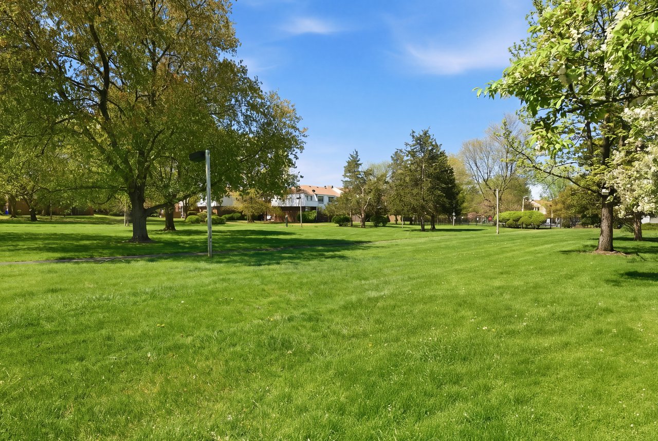 2401 Tudor Court