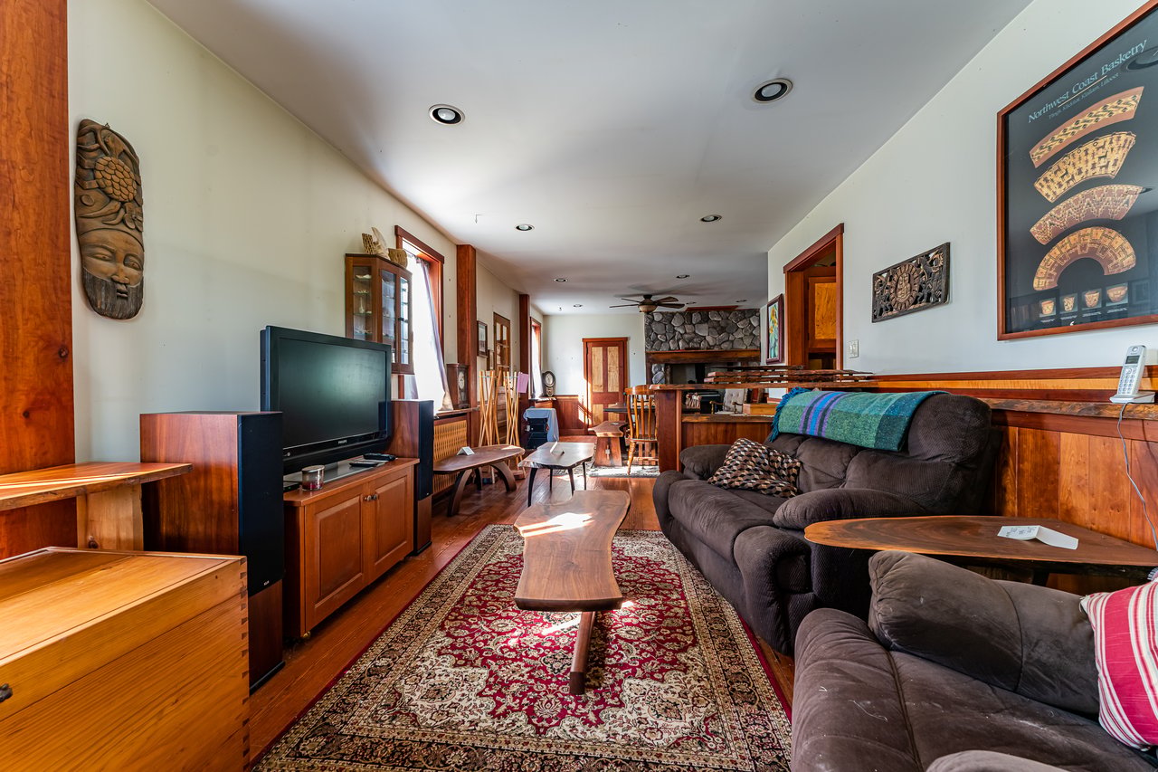 1387 Parkland Road