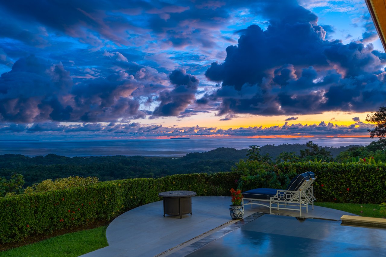 Blue Horizon – luxury ocean-view home in Ojochal, Costa Rica