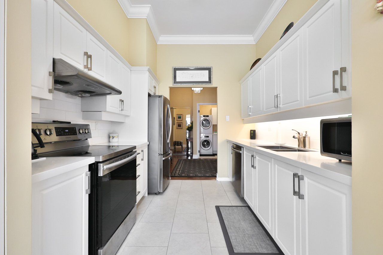 801-2511 Lakeshore Rd W, Oakville