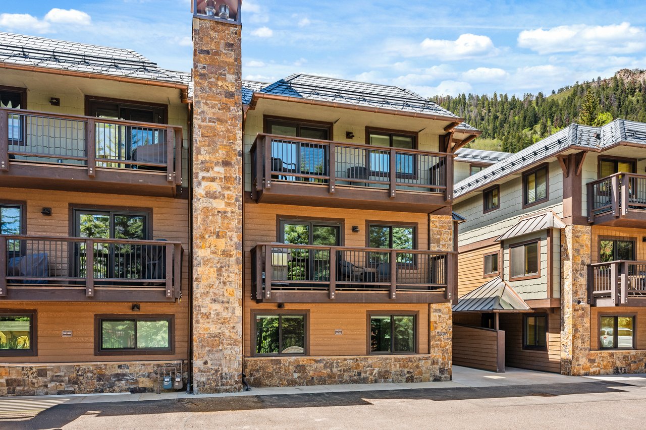 Slopeside Sophistication