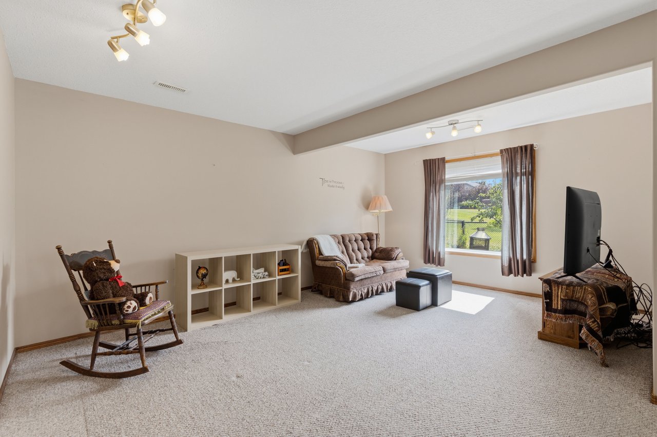499 Highland Close