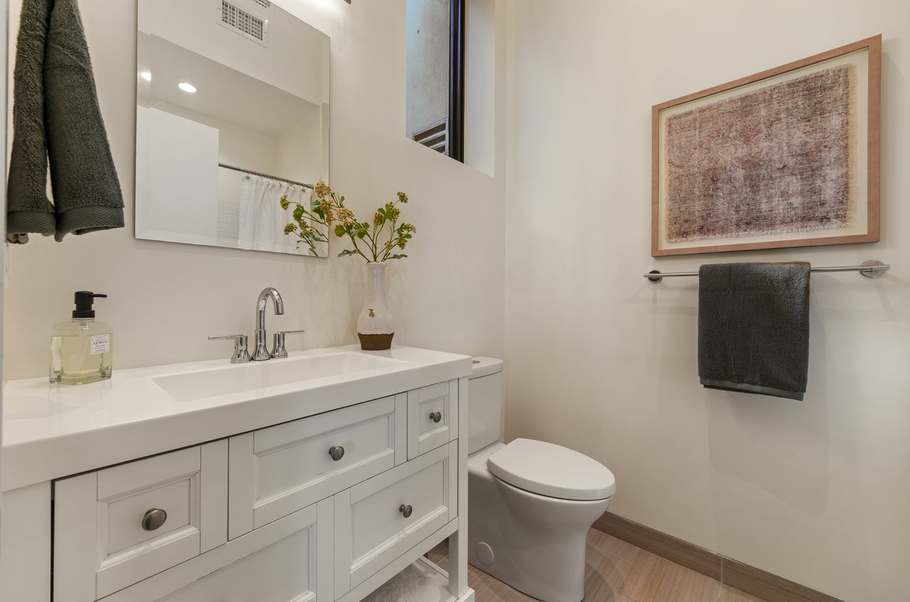 Contemporary Gem on Belvedere Island