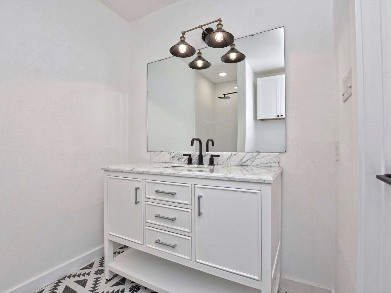 2642 Williams Lakeshore