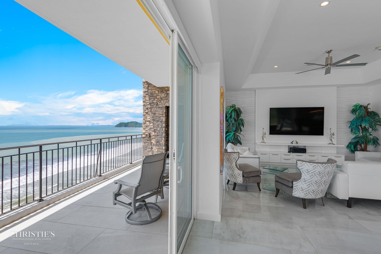 Vista Las Palmas – Executive Oceanfront Penthouse 11B