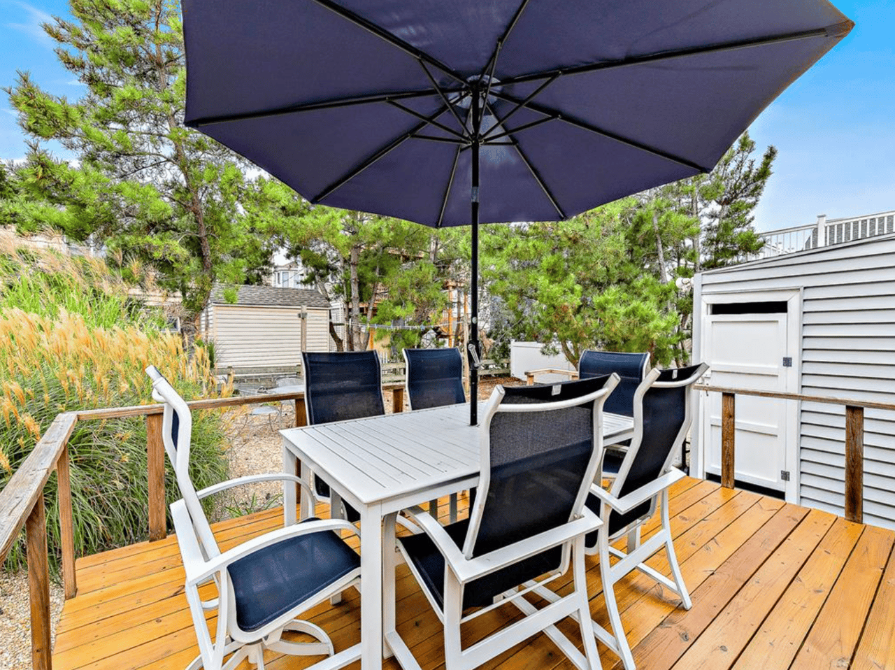104 E Mermaid Lane, Peahala Park