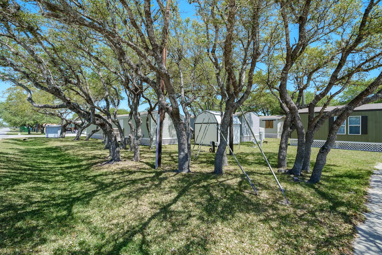 ROADRUNNER MOBILE HOME PARK
