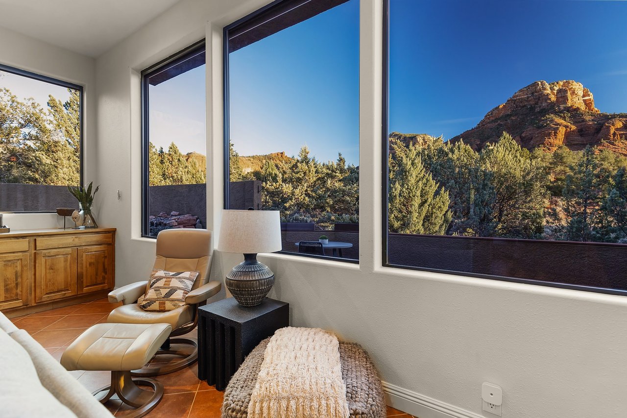 Mammoth Rock Lodge-New Family Home Remodeled, 2 Hot Tubs & Game Room