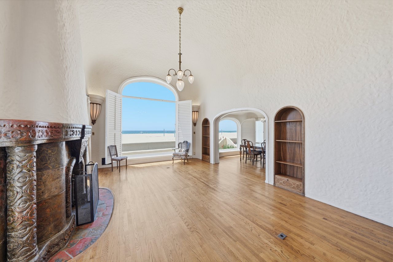 1602 The Strand (Entire Property)