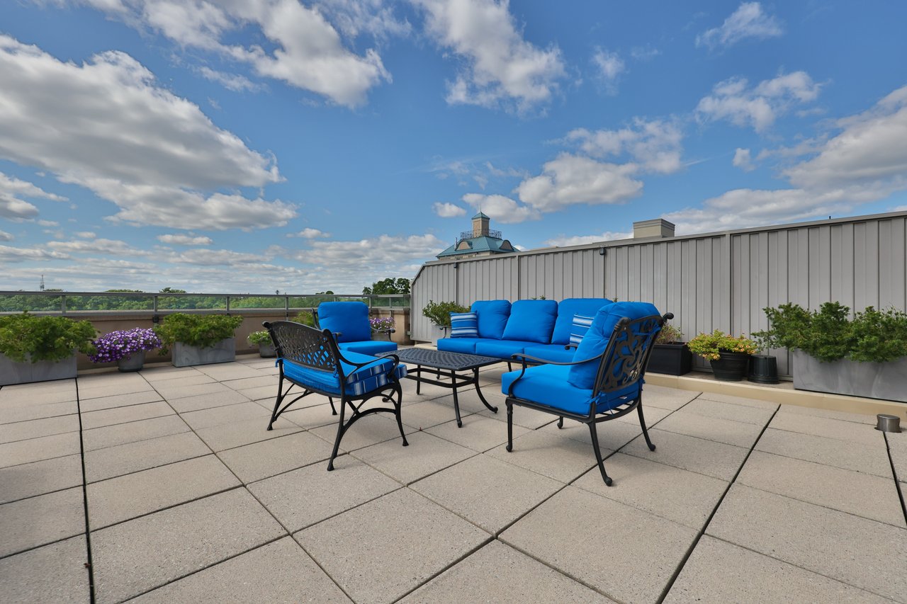 801-2511 Lakeshore Rd W, Oakville