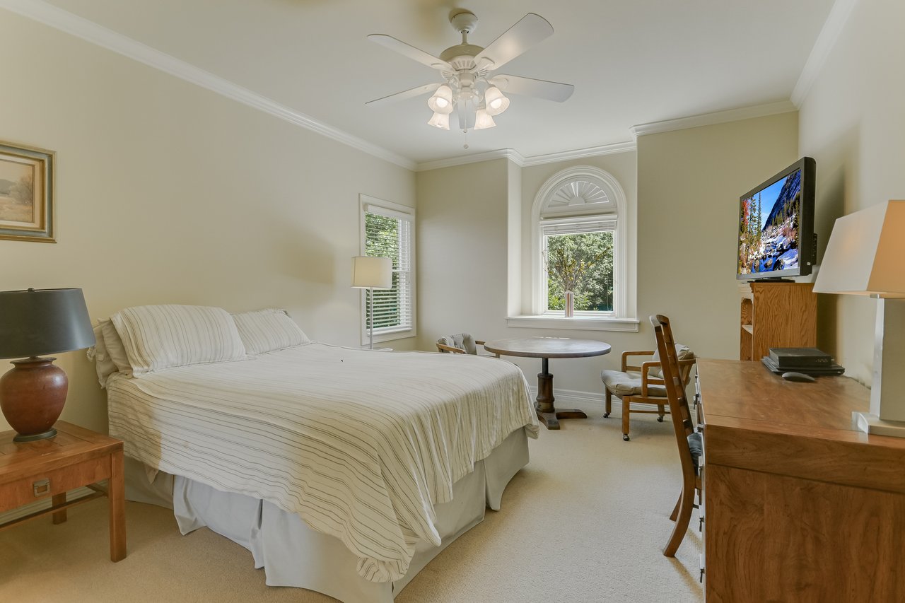 1812 Chalk Rock Cove