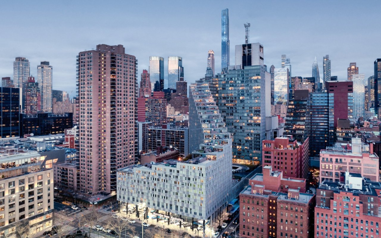 Platinum Properties Launches Luxury Portfolio At Mercedes House