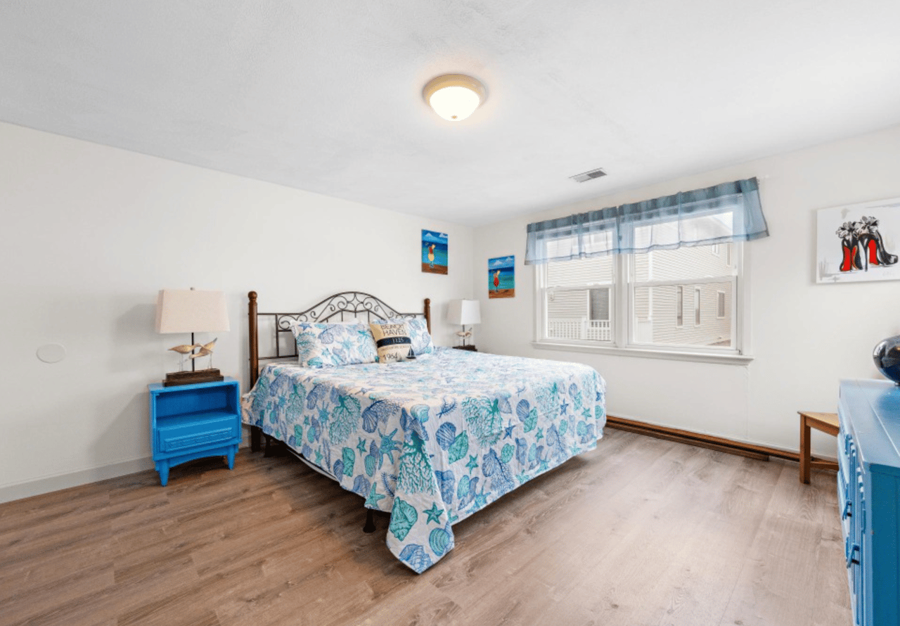 18 E Dupont Ave, Brant Beach (Top Floor)