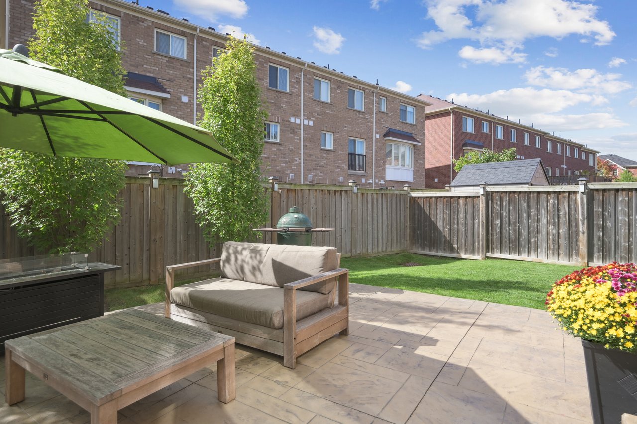 Gorgeous End Unit Townhome