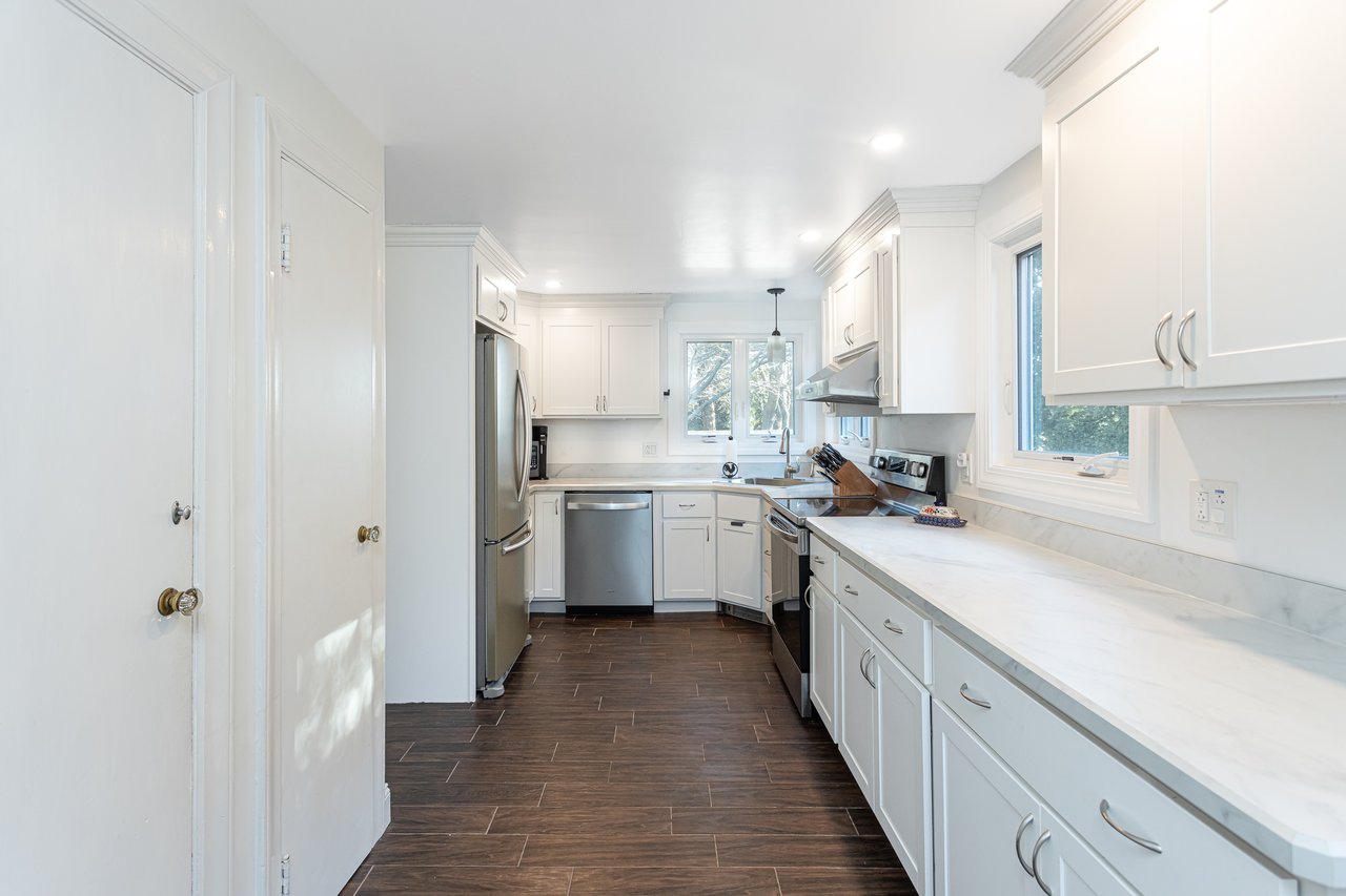 2 Linden Street, Middletown, RI 02842