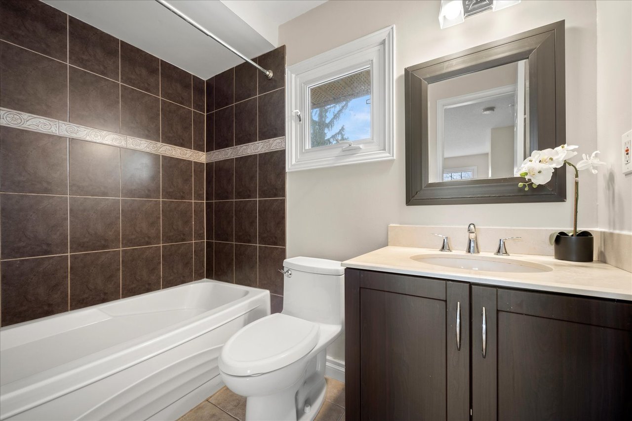 438 Claremont Cres