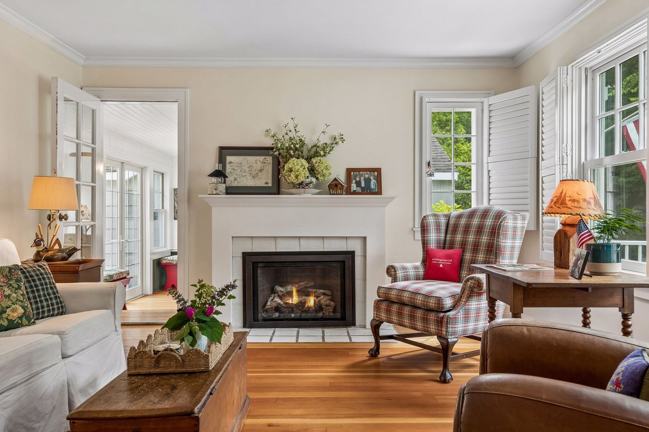 20600 Carson Road, Deephaven
