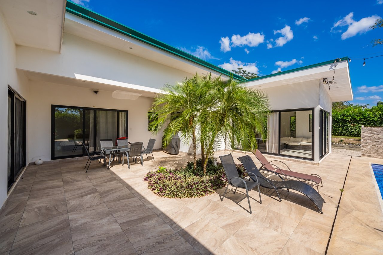 V-Stella Ju | House with Pool and Mixed-Use Land for Sale Near Finca Panamá, Costa Rica