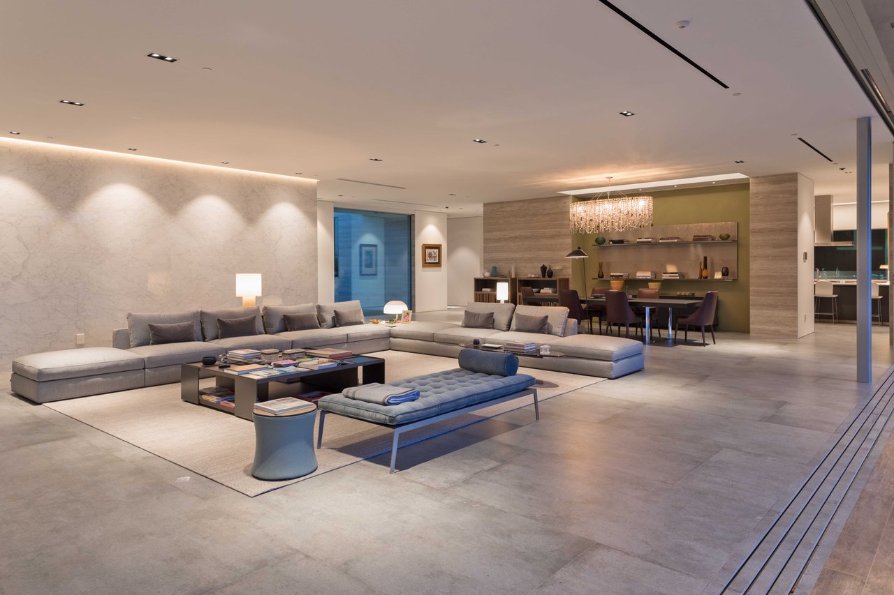 600 Perugia Way