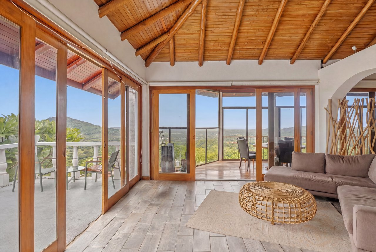 CASA EAGLE'S NEST - PALO VISTA - NEAR HUACAS