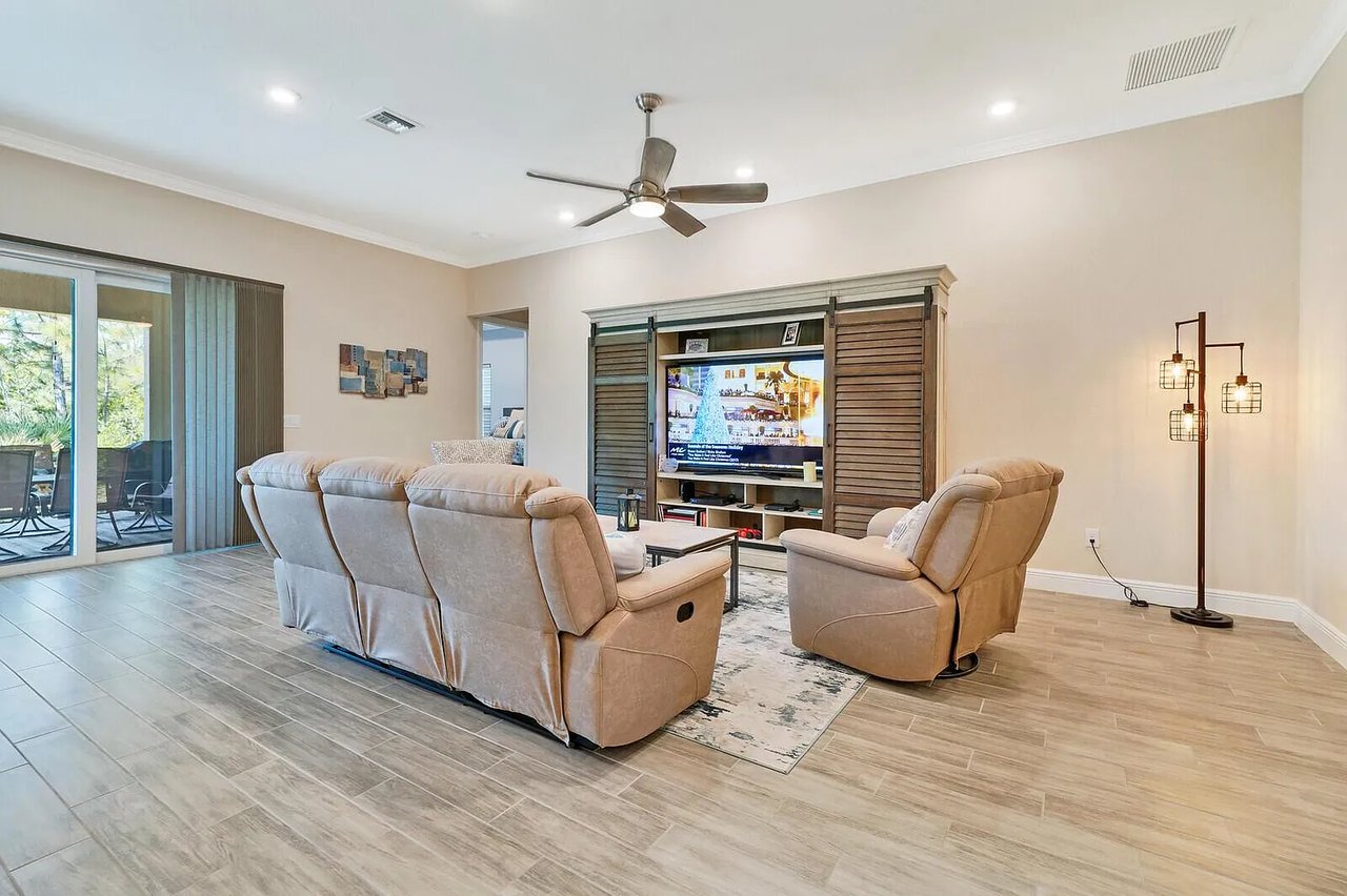 4724 SW Briarwood Ct