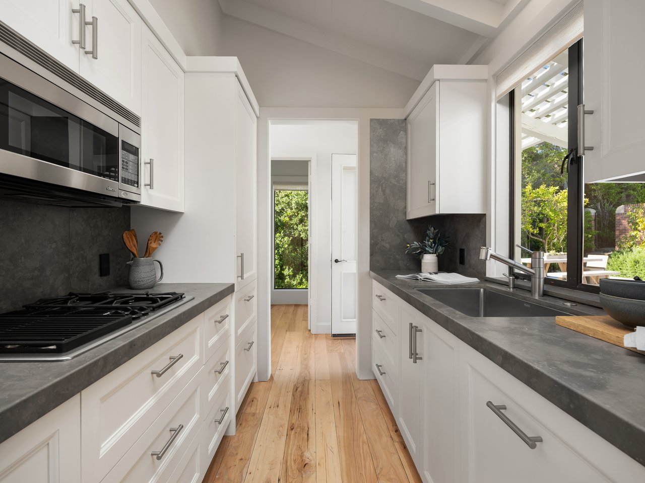 The Extraordinary Round Hill Estate