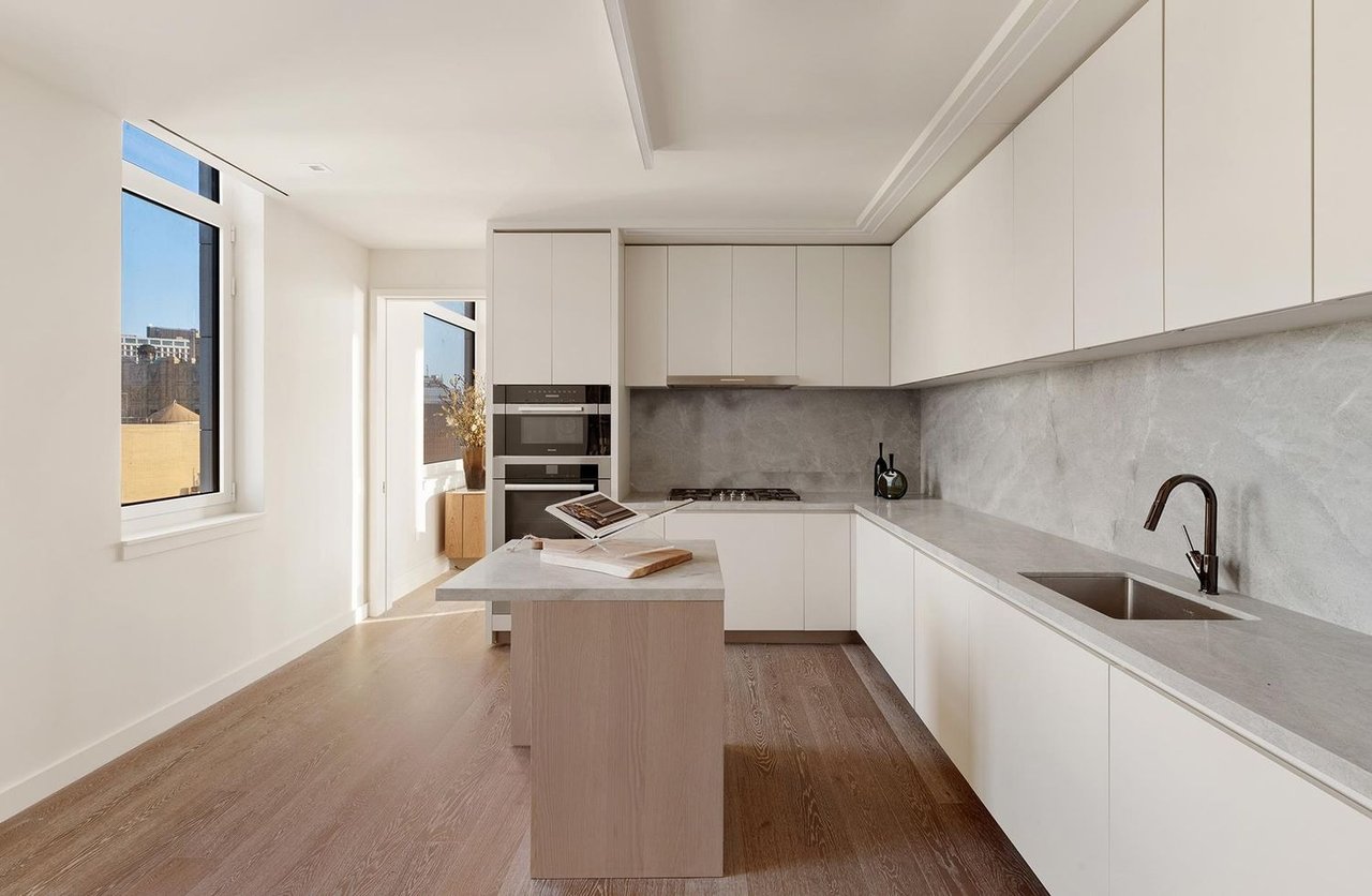 77 Greenwich St #PH
