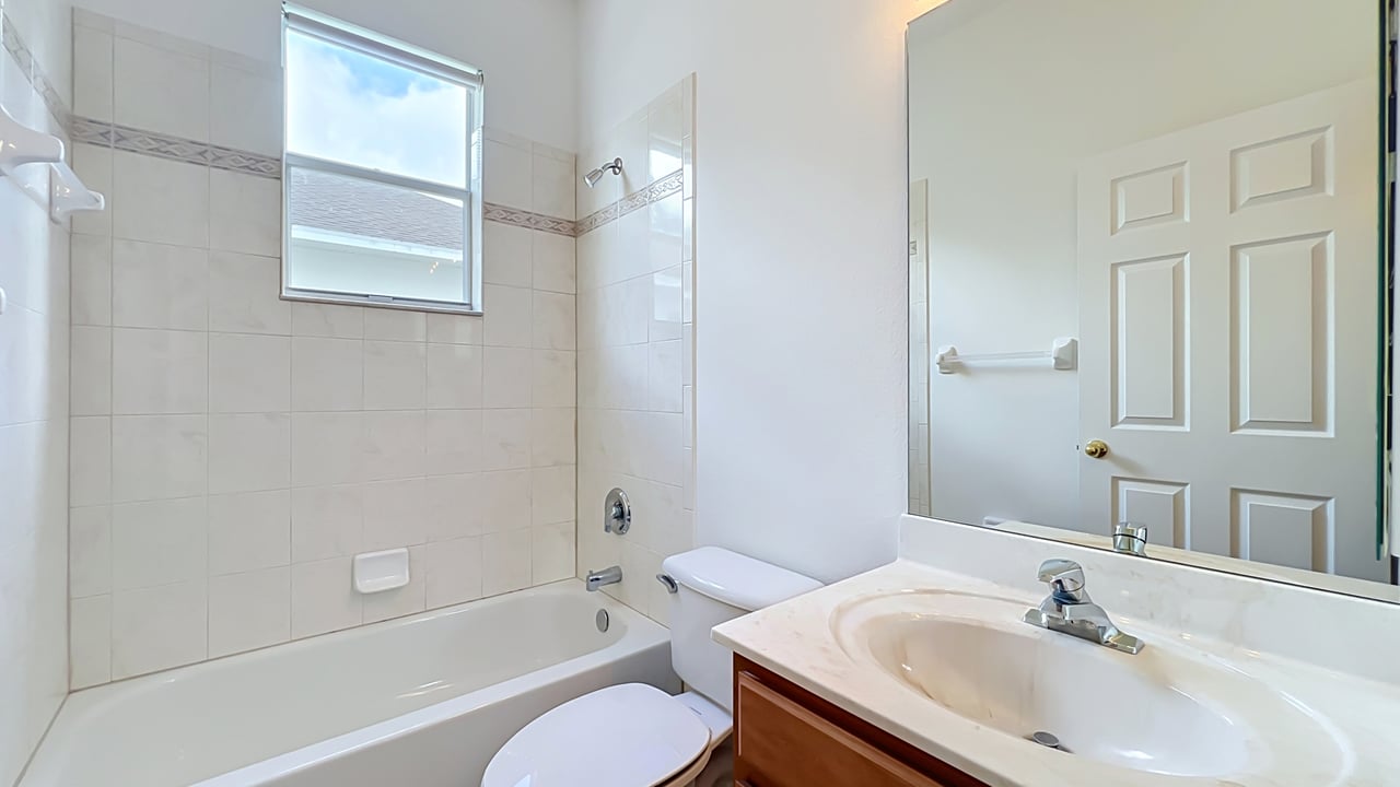 Orlando Vista Lakes 5-Bedroom 4-Bathroom Home and Lifestyle