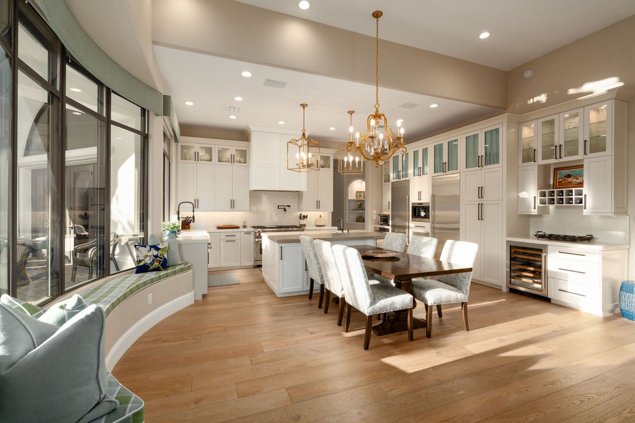 7115 E FOOTHILL Drive