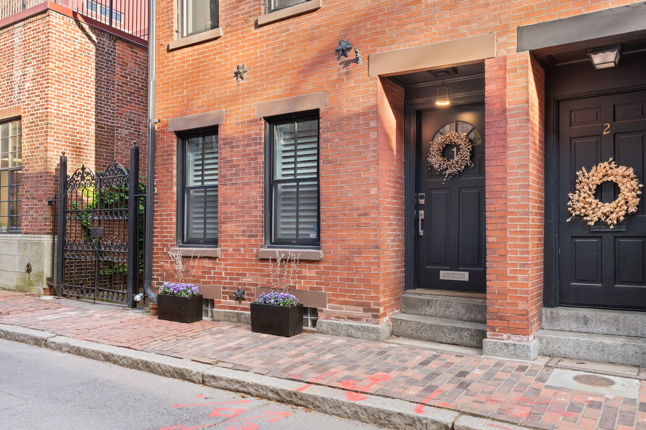 1 Lawrence Street