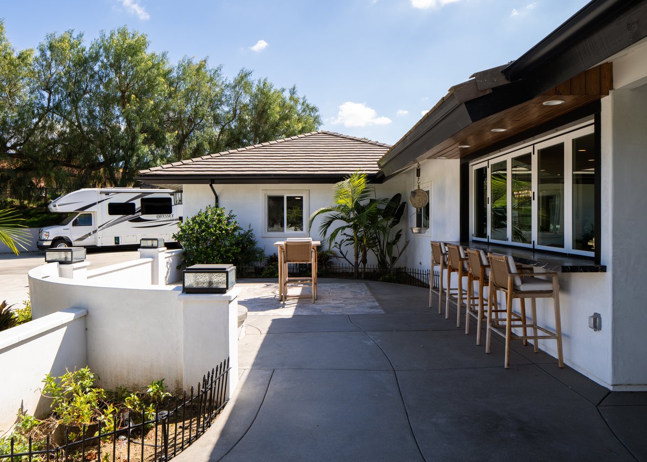 7017 Via Mariposa Sur