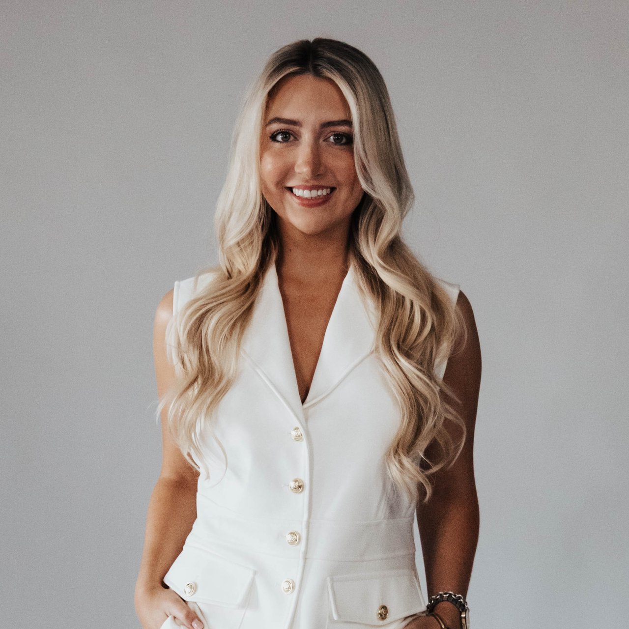 Natalie Zimmer Naples, FL Real Estate Agent Headshot