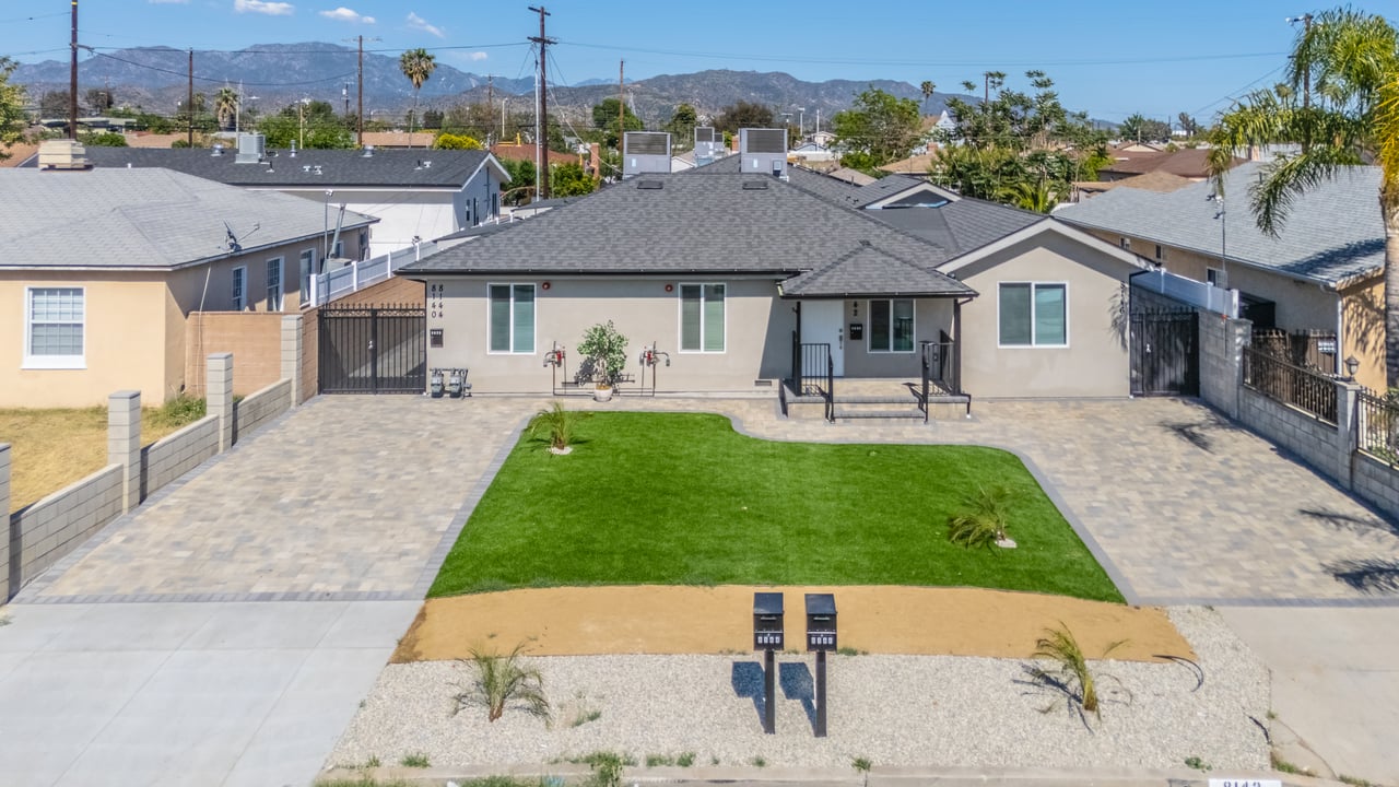 4 Units in North Hollywood