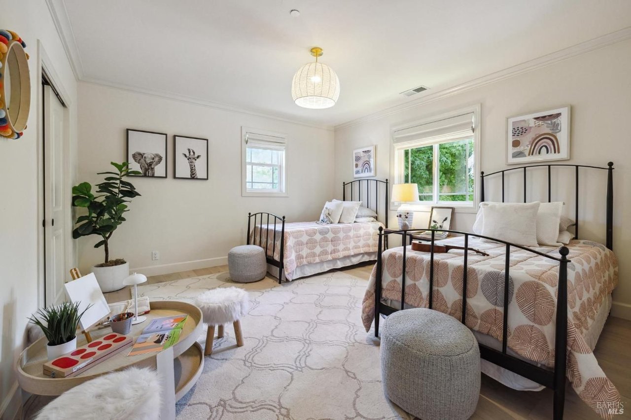 10 Tarry Rd