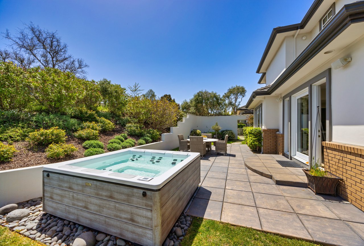 Sweeping Views Across the Bay