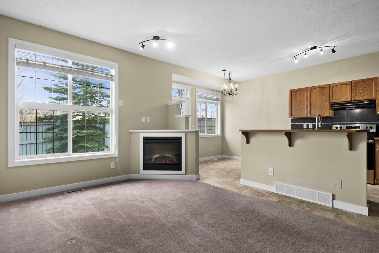 156 Rockyspring Grove NW