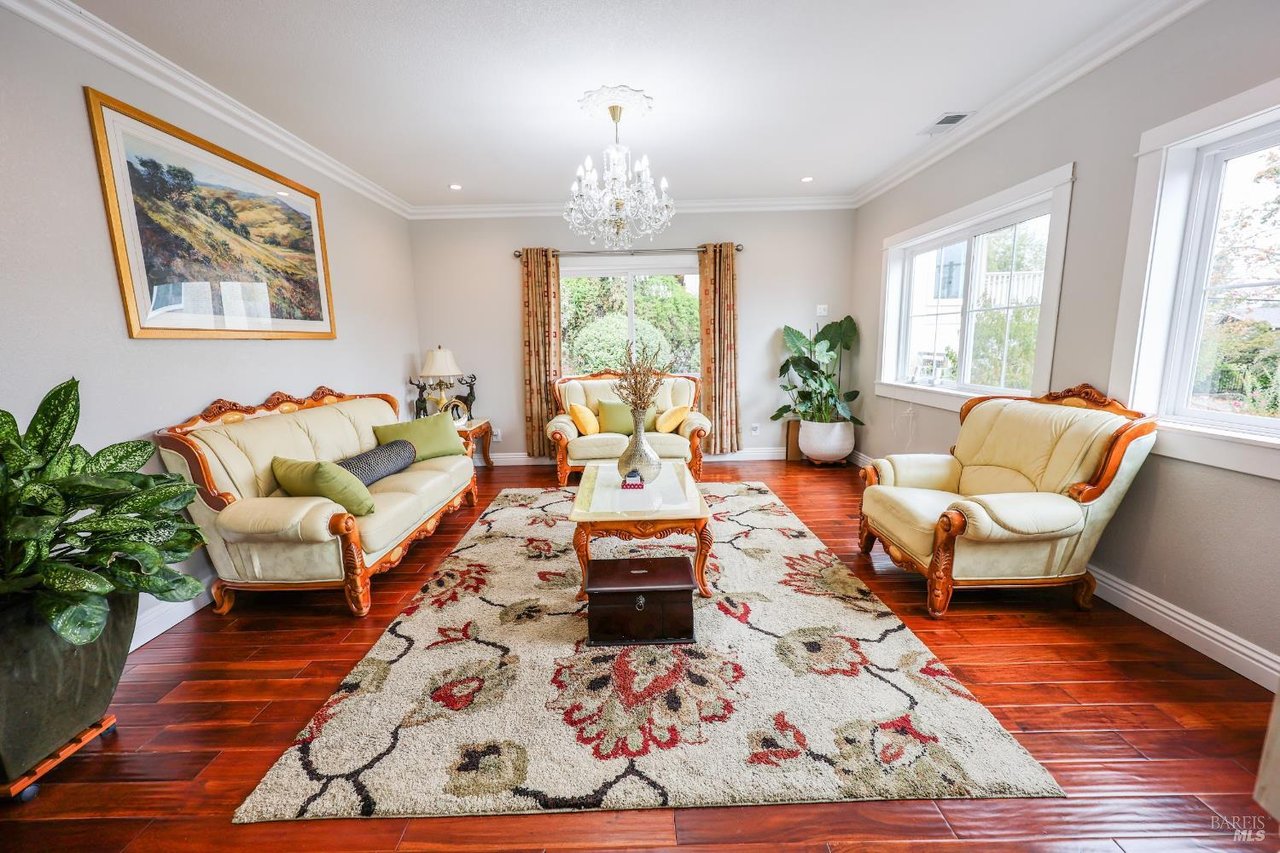 69 Graceland Dr
