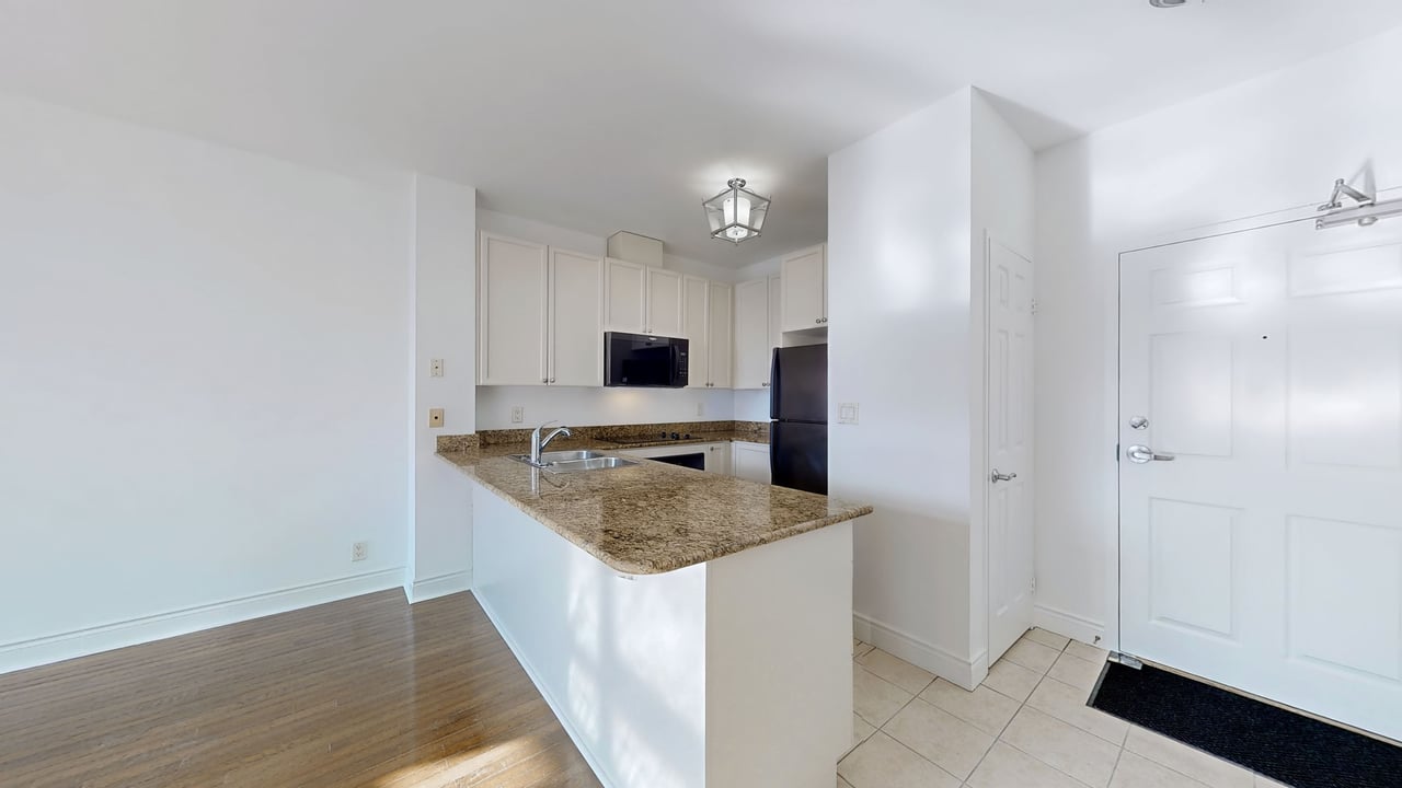 245 Davisville Avenue UPH1