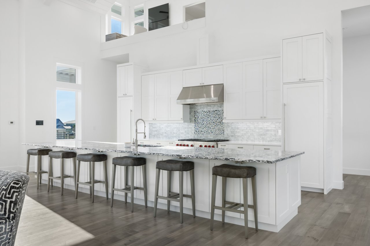 White Label - 305 Estes Drive
