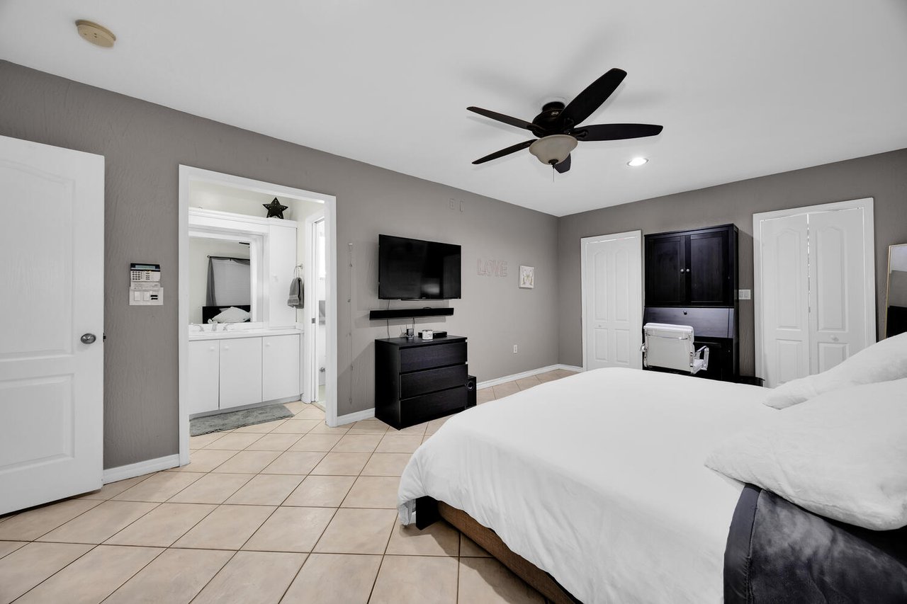 Calling All Investors - Pinecrest Duplex For Sale