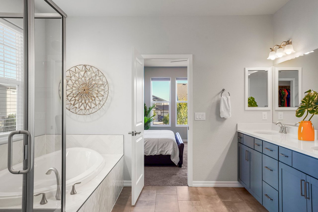 4354 Hanging Lake Circle