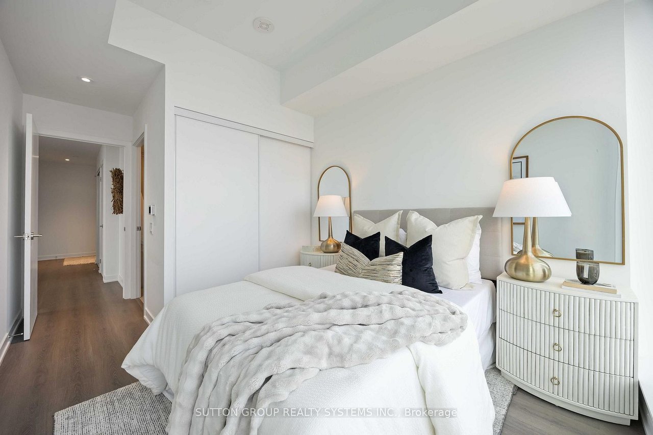 YORKVILLE'S BEST PENTHOUSE 