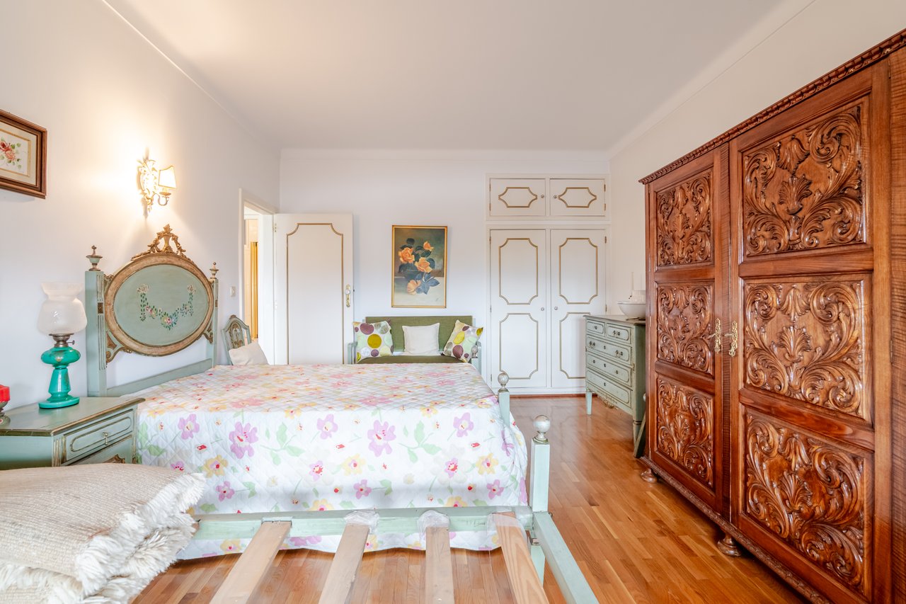 Rustic Four-Bedroom House with Private Land in Folhadela, Vila Real