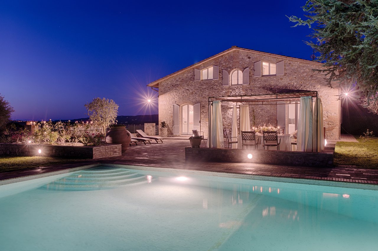 Tuscan Villa With Panoramic Country Views