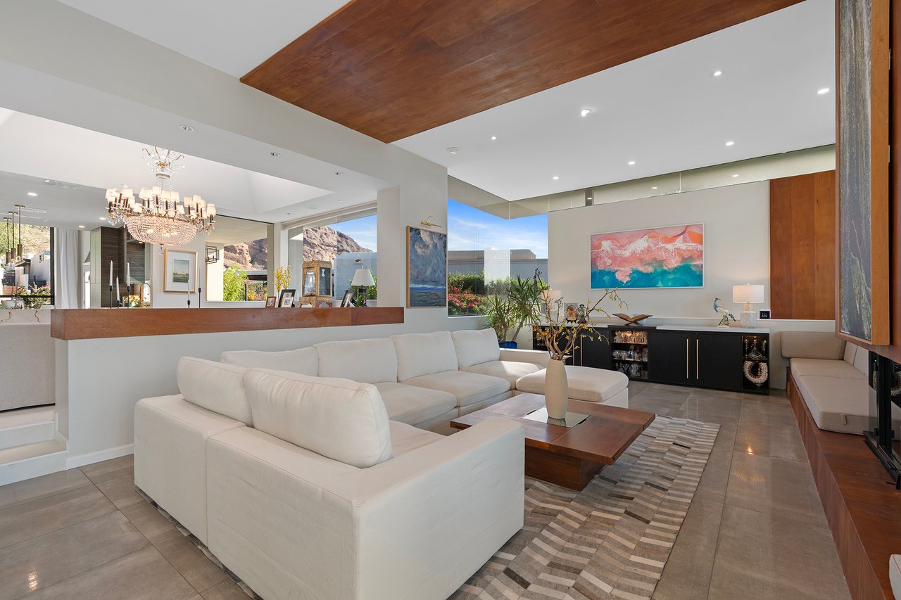 5905 N ECHO CANYON Lane