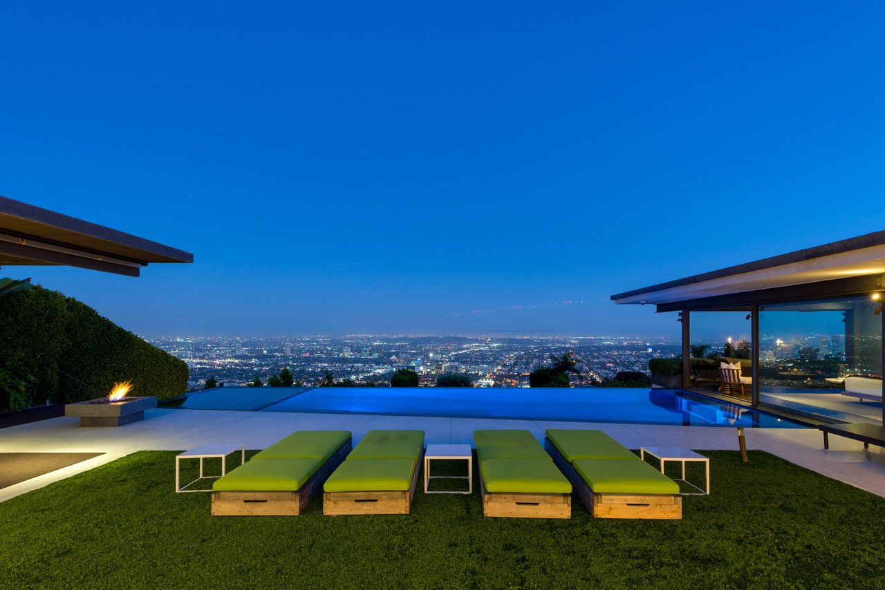 9010 Hopen Place, Sunset Strip