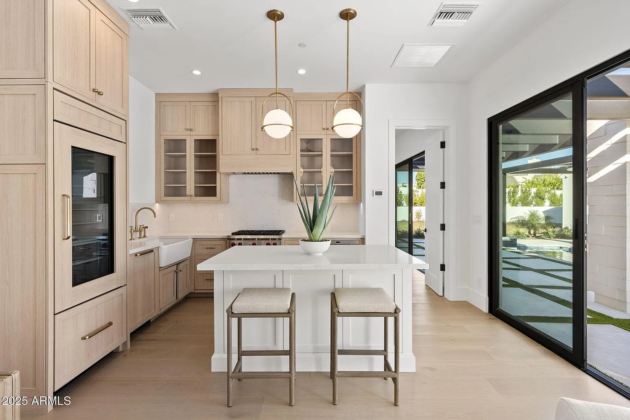 4534 E PEBBLE RIDGE Road