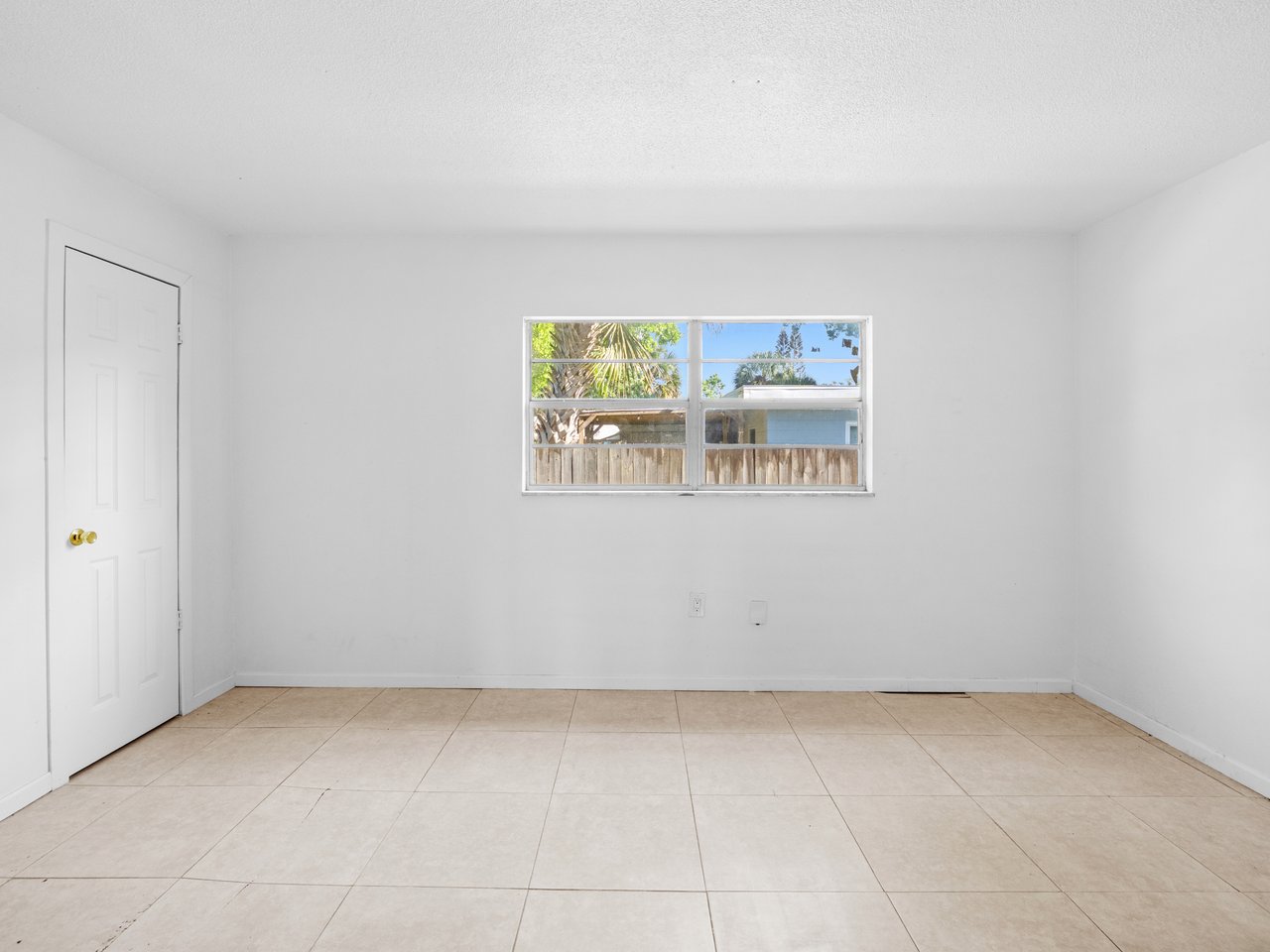 85,87,89 NW Irwin Ave