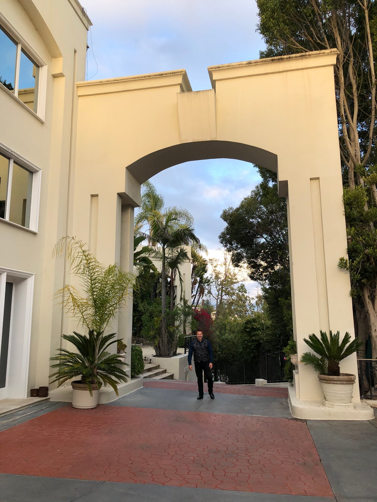 1235 Sierra Alta Way