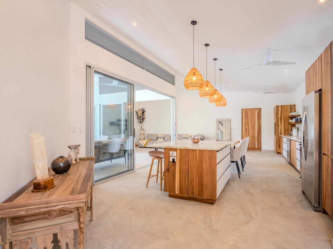 An Exclusive, Sunny Ridge-Top 4-Bed Designer House With Unforgettable Mountain & Jungle Views